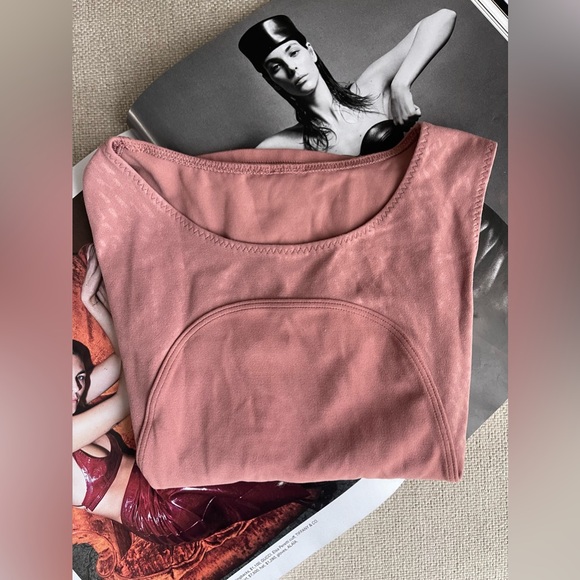 Lululemon Nulu And Mesh Yoga Tank Top
Jewel Emboss Spiced Chai Size 4 - Picture 15 of 15